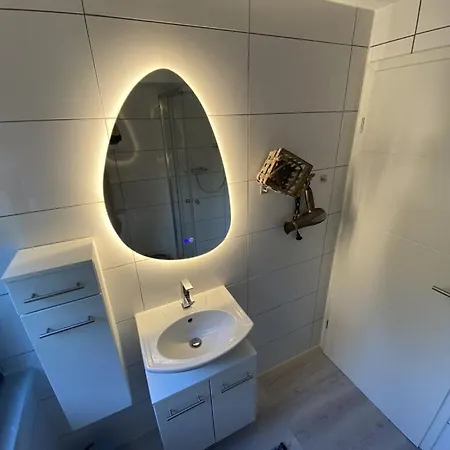 Janne Comfortable Nyaraló *