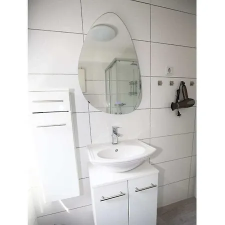 Janne Comfortable Nyaraló *